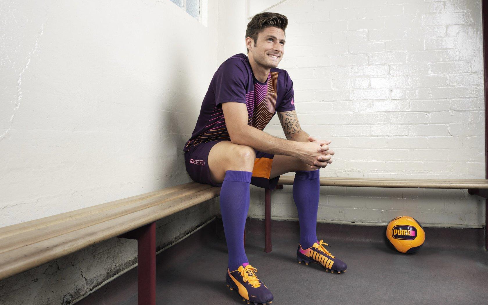 姆巴佩梅开二度助巴黎圣日耳曼登顶法甲积分榜_ng娱乐