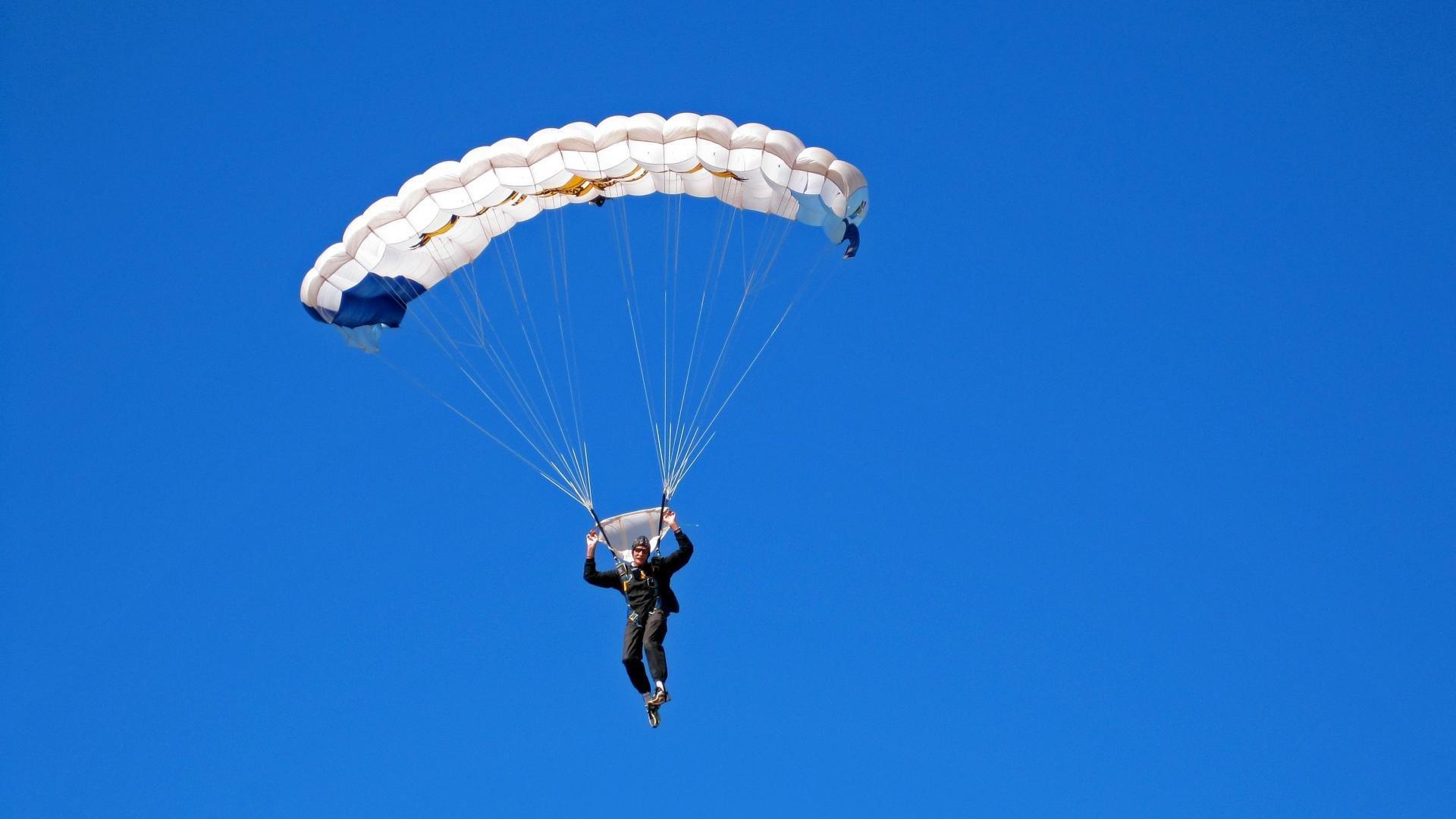 电竞世界杯盛大开幕，全球顶尖战队争夺荣耀桂冠